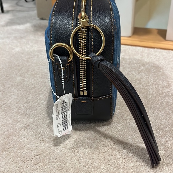 NWT COACH denim and leather camera bag. - Picture 4 of 7